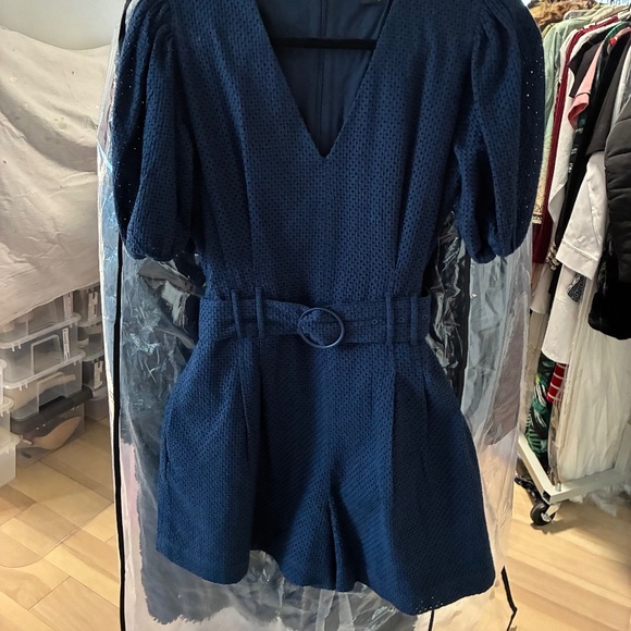 Blue Eyelet Belted Romper Puff Sleeve Flare Short Club Monaco - Picture 4 of 5